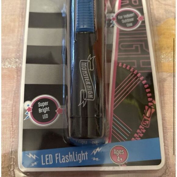 Sakar Flashlight Monster High LED Skull - Picture 3 of 4